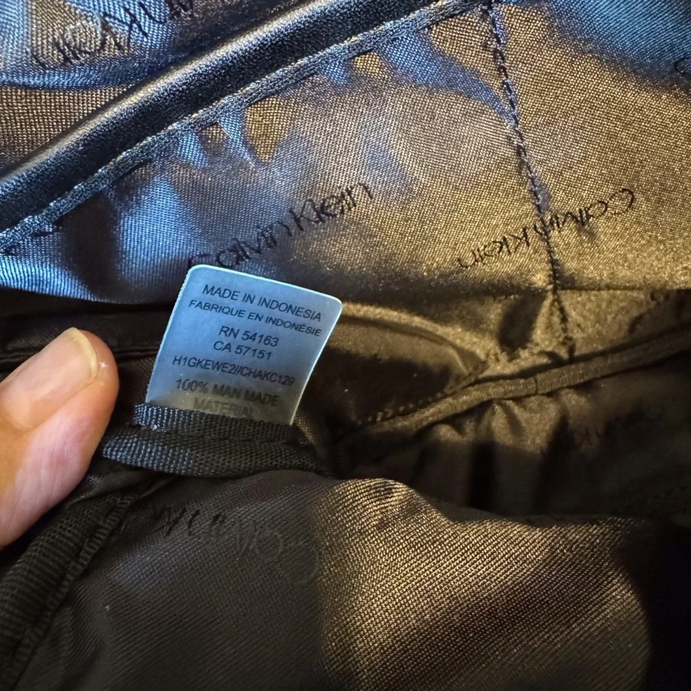 Calvin Klein Black Crossbody Bag Sleek Minimalist Design